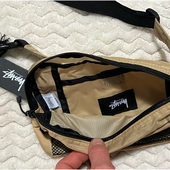 Stussy Men’s waist/sling bag - Picture 6 of 7